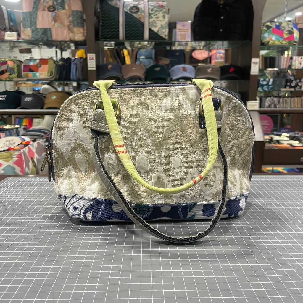The St. Tropez No. 5 🏺 BeeKeeper Clamshell 🐚 Handbag
