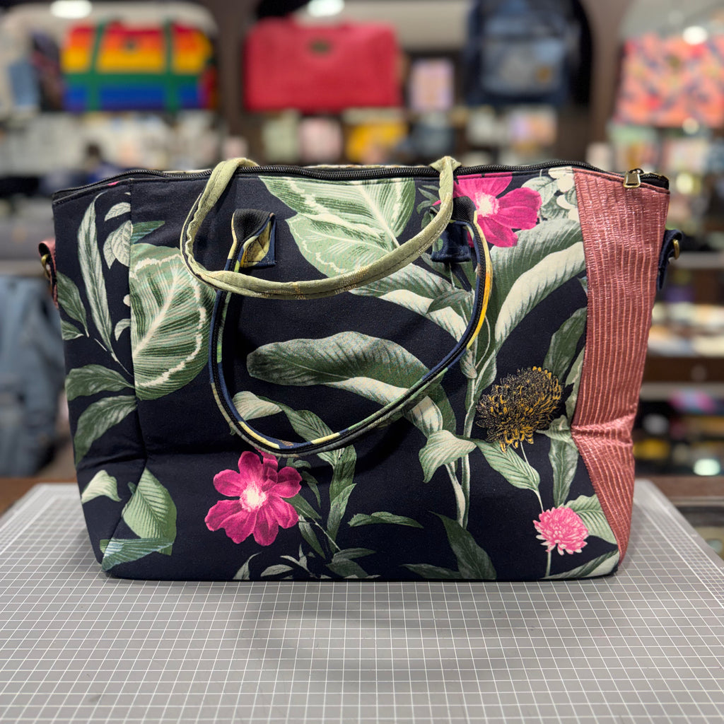 The Royal Gardens 🌹 KOKYKAI LOTUS Tote