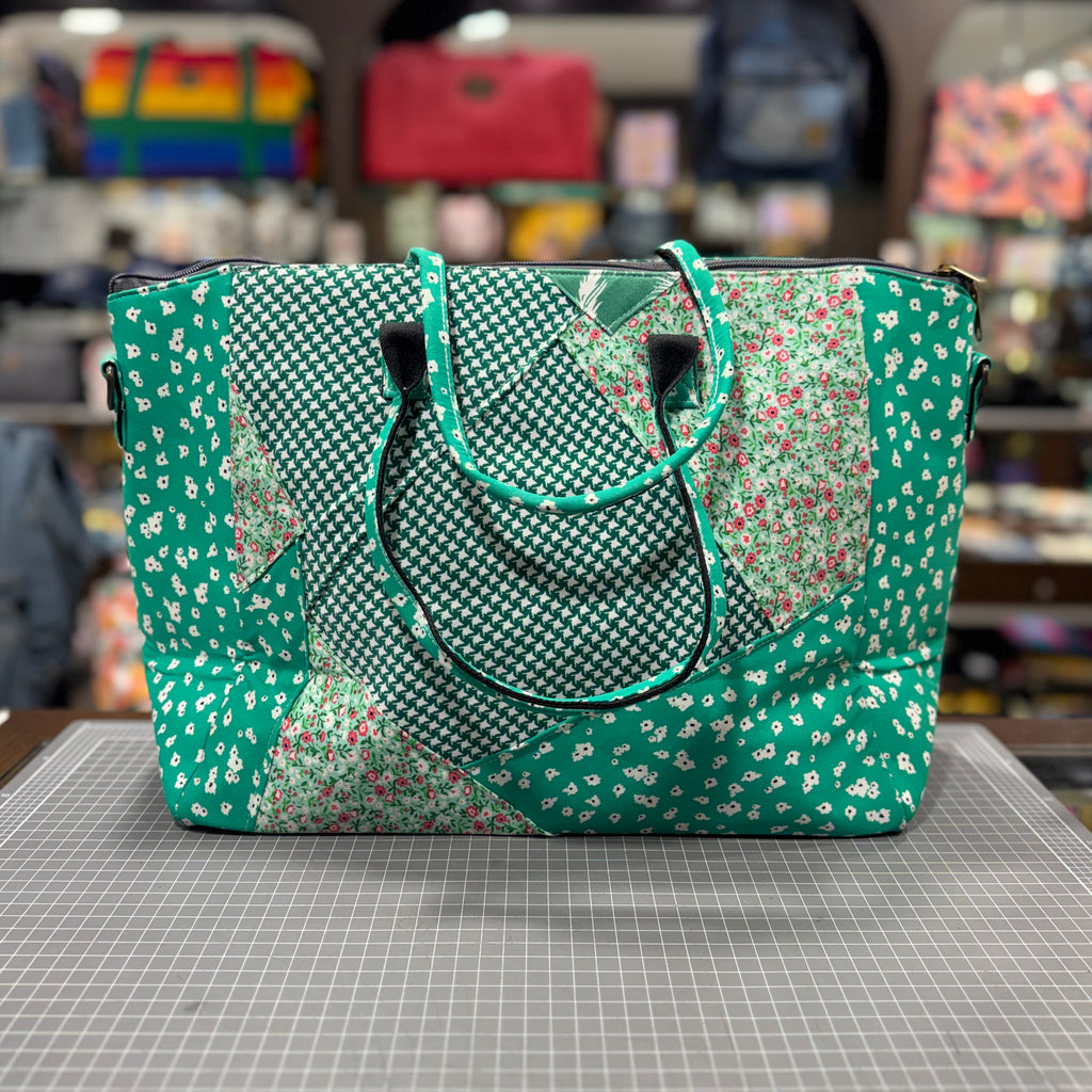 The Green 💚 Sweetest Thing 🍬 KOKYKAI LOTUS Tote