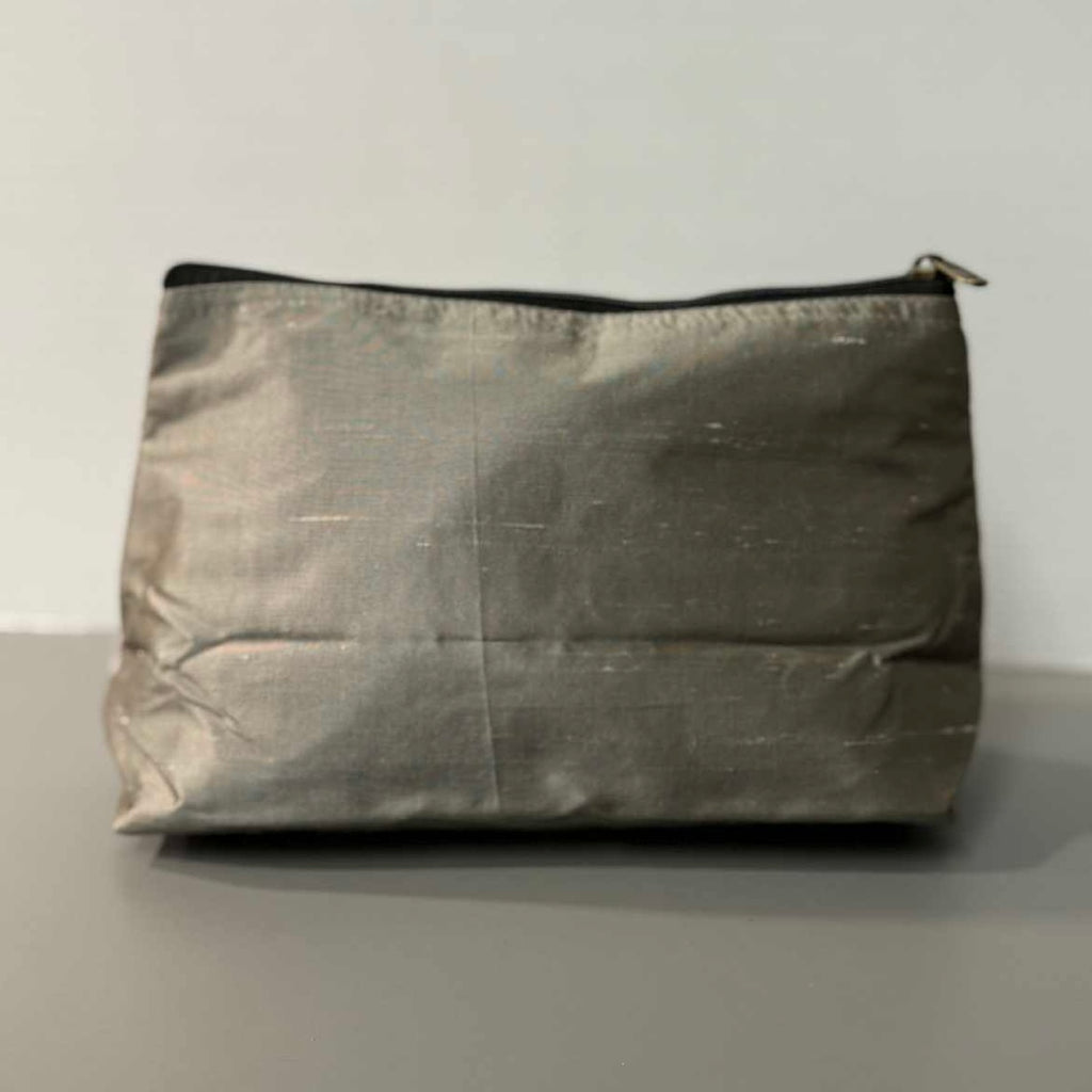 Pyjamas 💤 Large Toiletry + Makeup Bag