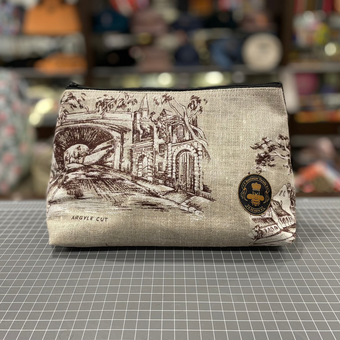 The Venetian 🛶 Large Toiletry + Makeup Bag