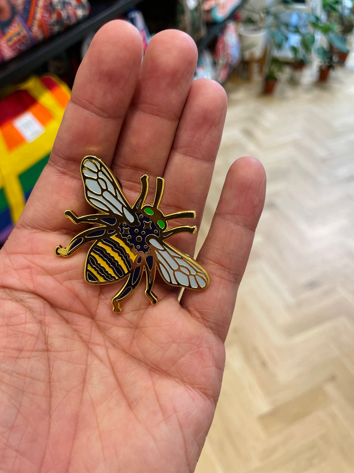 BeeKeeper Parade's Celestial Bee Pin 🐝