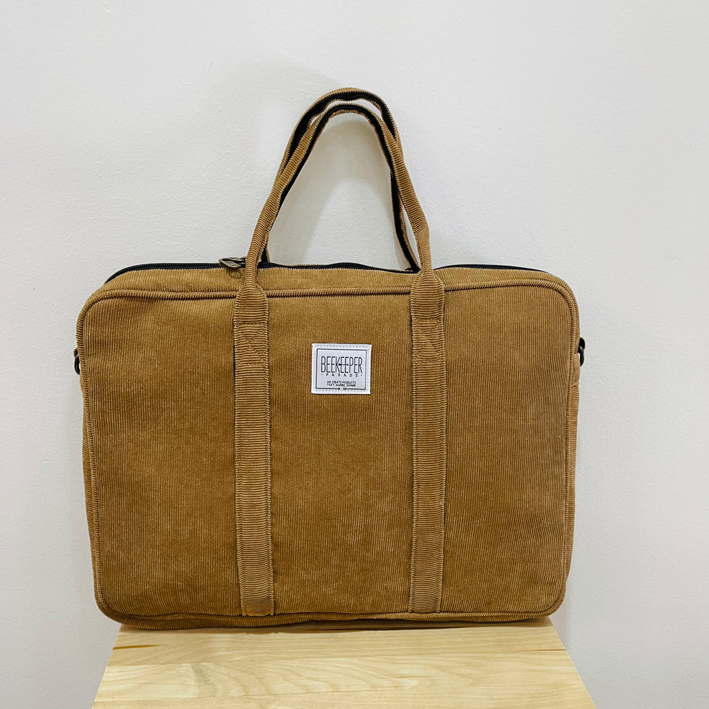 The Tan 🥜 Laptop Messenger BeeKeeper Bag